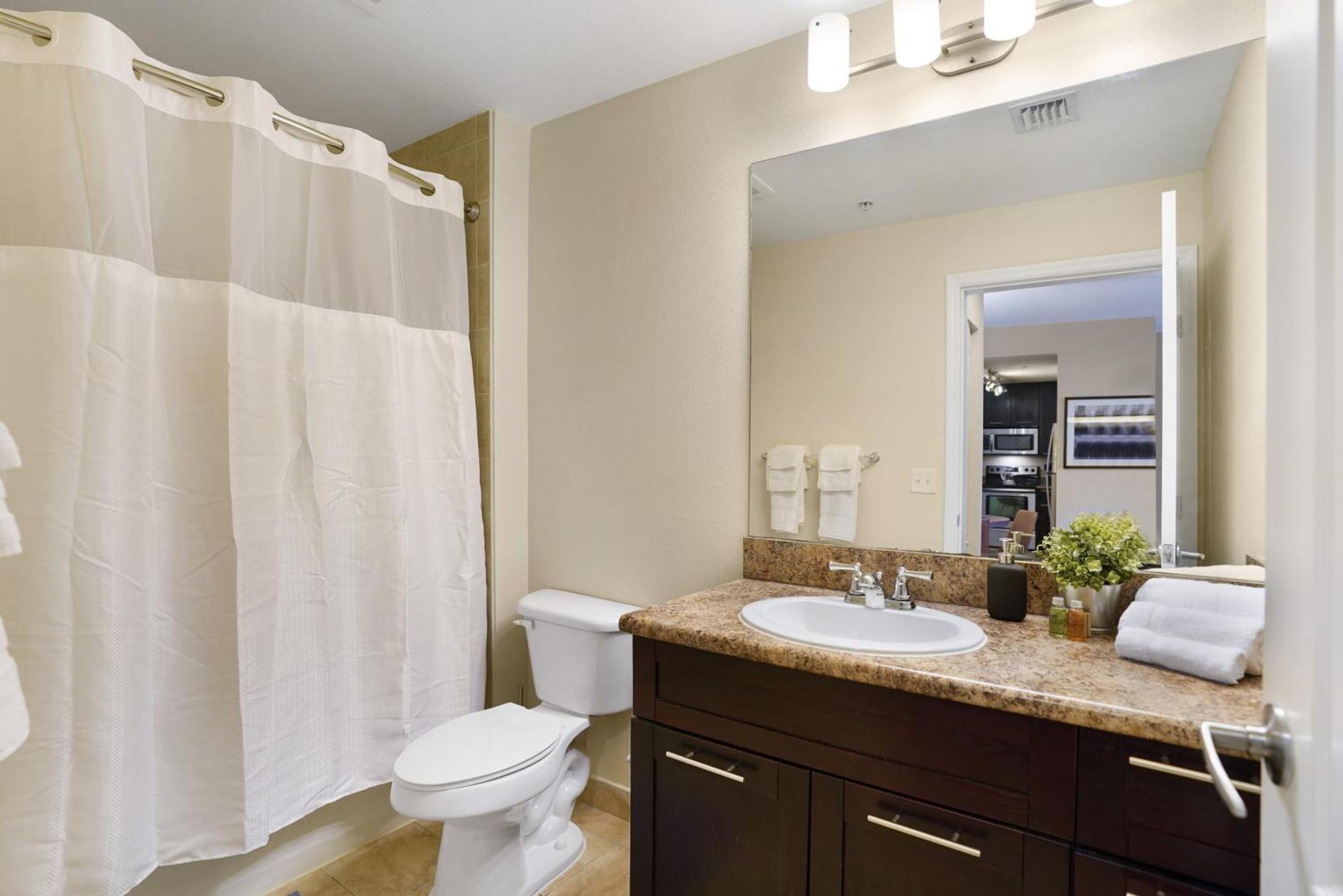 Dharma Home Suites South Miami At Red Road Commons Extérieur photo