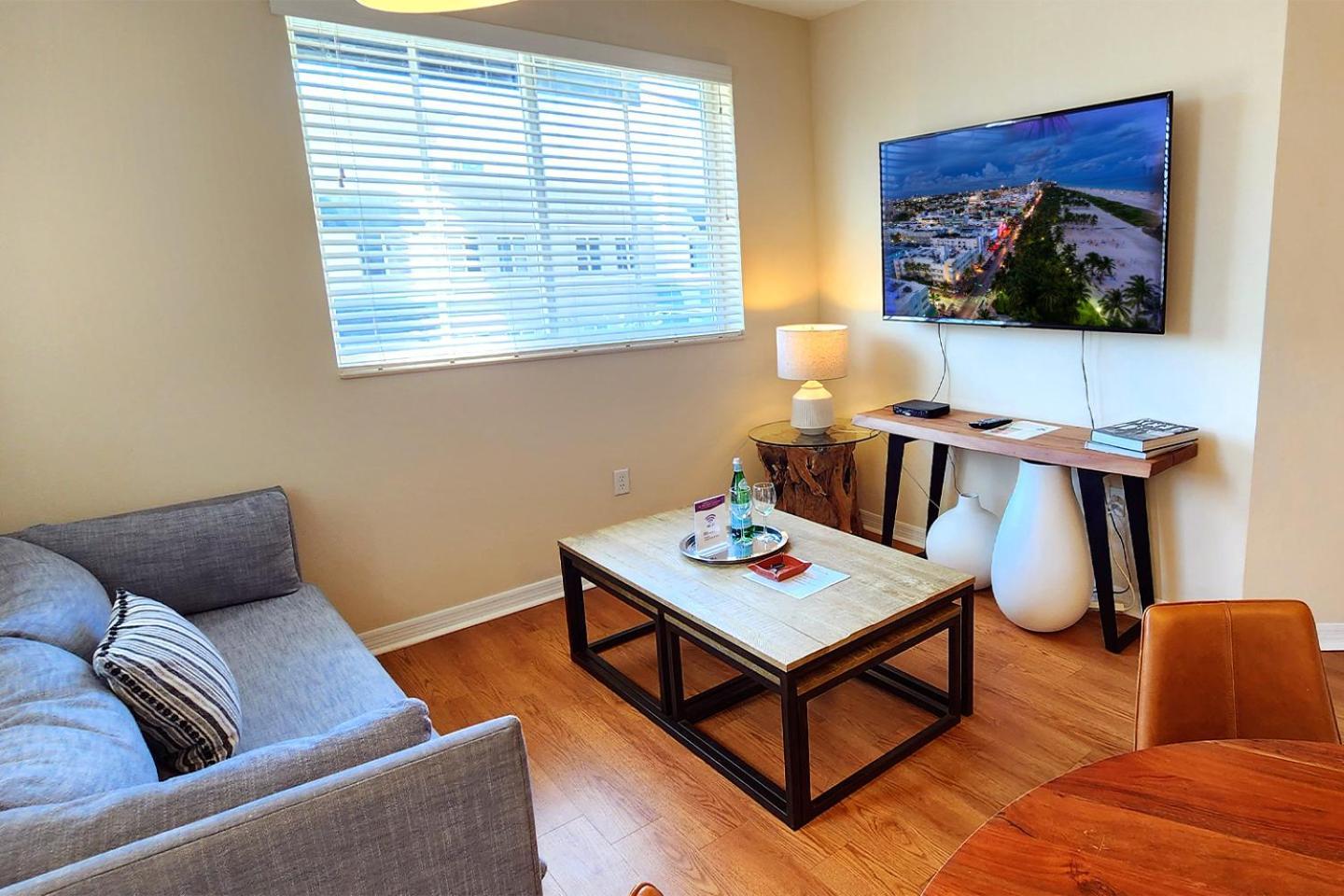 Dharma Home Suites South Miami At Red Road Commons Extérieur photo