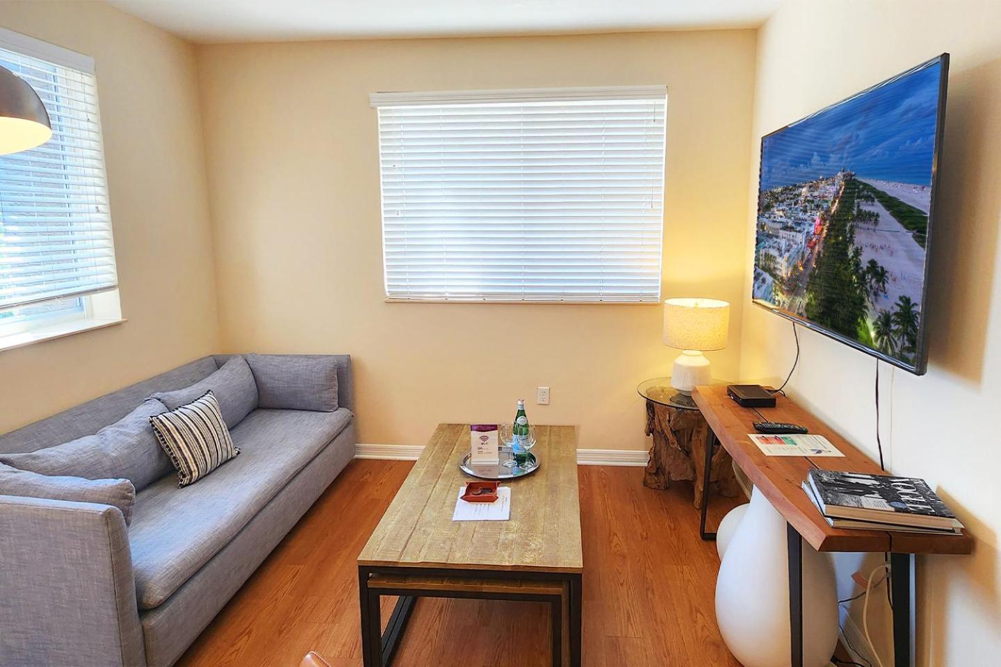 Dharma Home Suites South Miami At Red Road Commons Extérieur photo