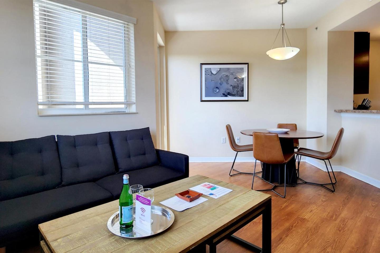 Dharma Home Suites South Miami At Red Road Commons Extérieur photo