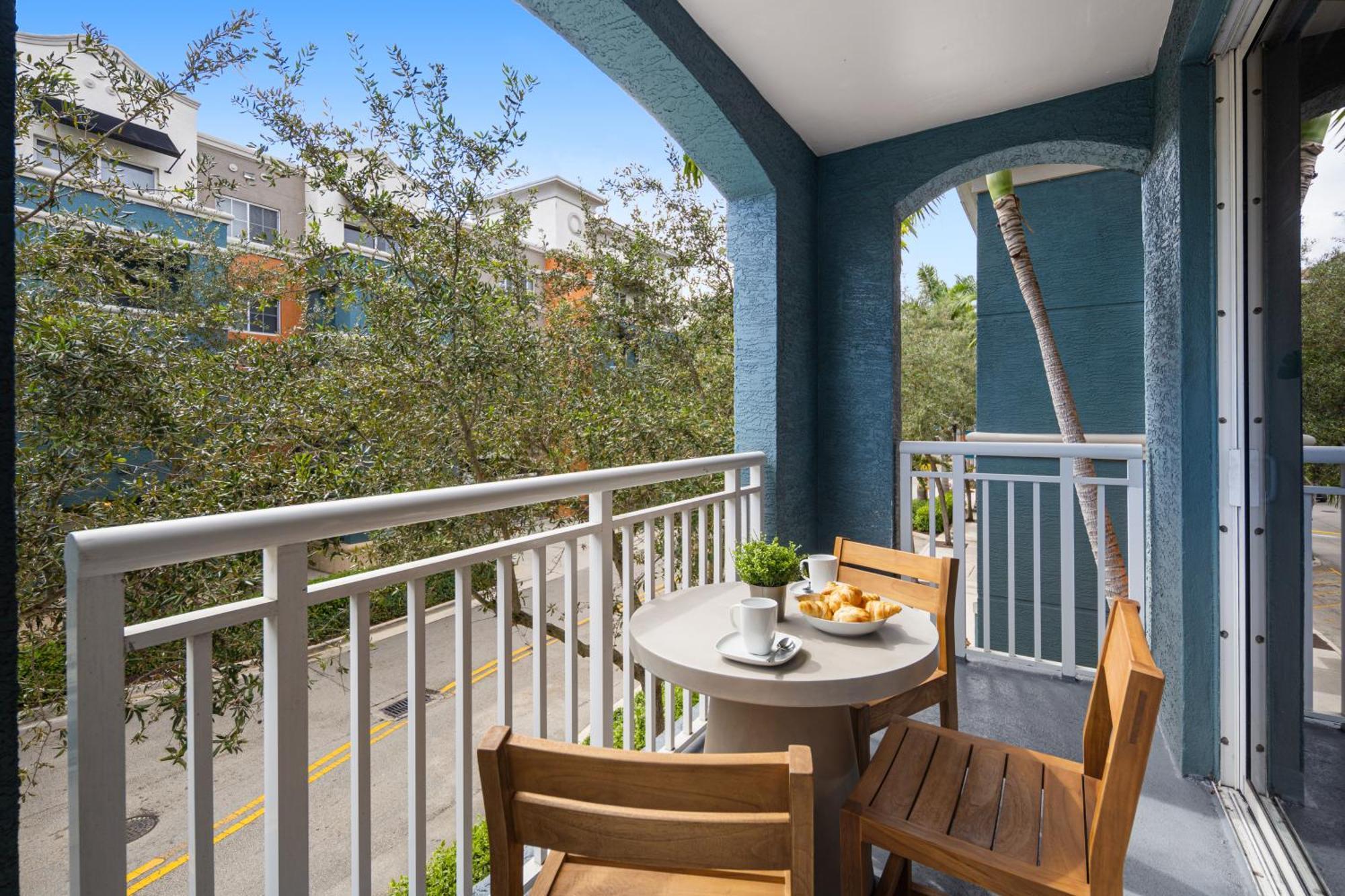 Dharma Home Suites South Miami At Red Road Commons Extérieur photo