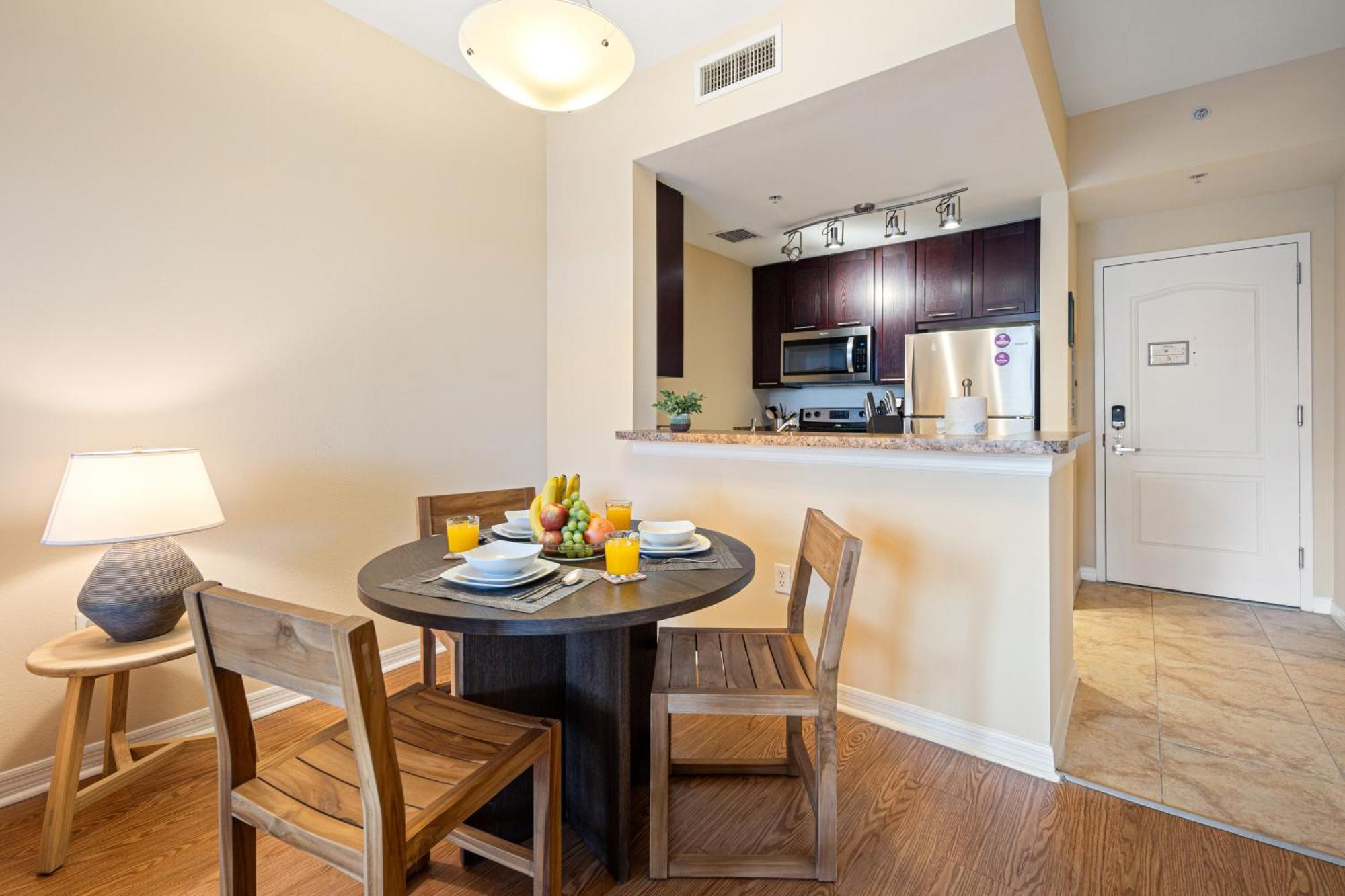 Dharma Home Suites South Miami At Red Road Commons Extérieur photo