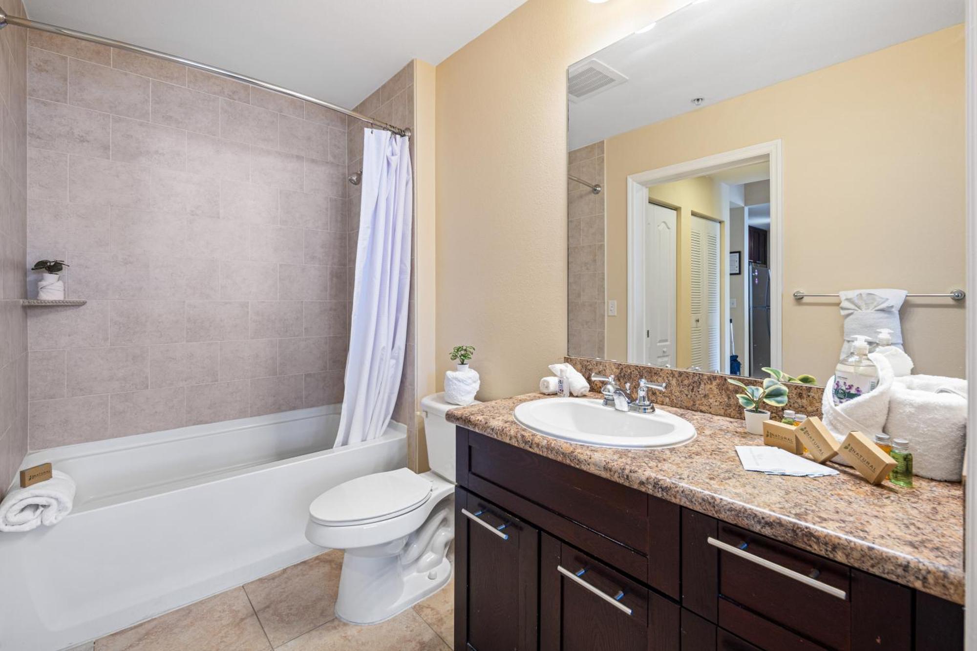 Dharma Home Suites South Miami At Red Road Commons Extérieur photo