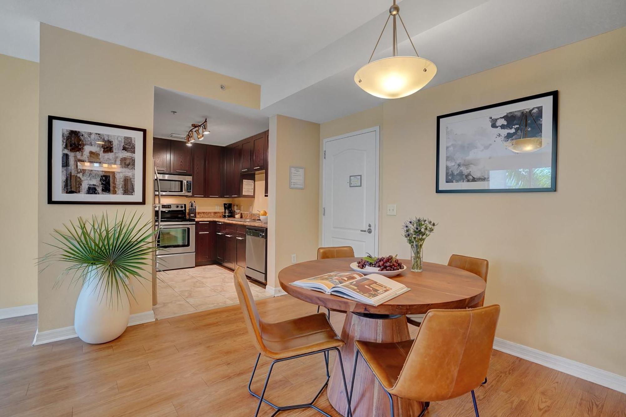 Dharma Home Suites South Miami At Red Road Commons Extérieur photo