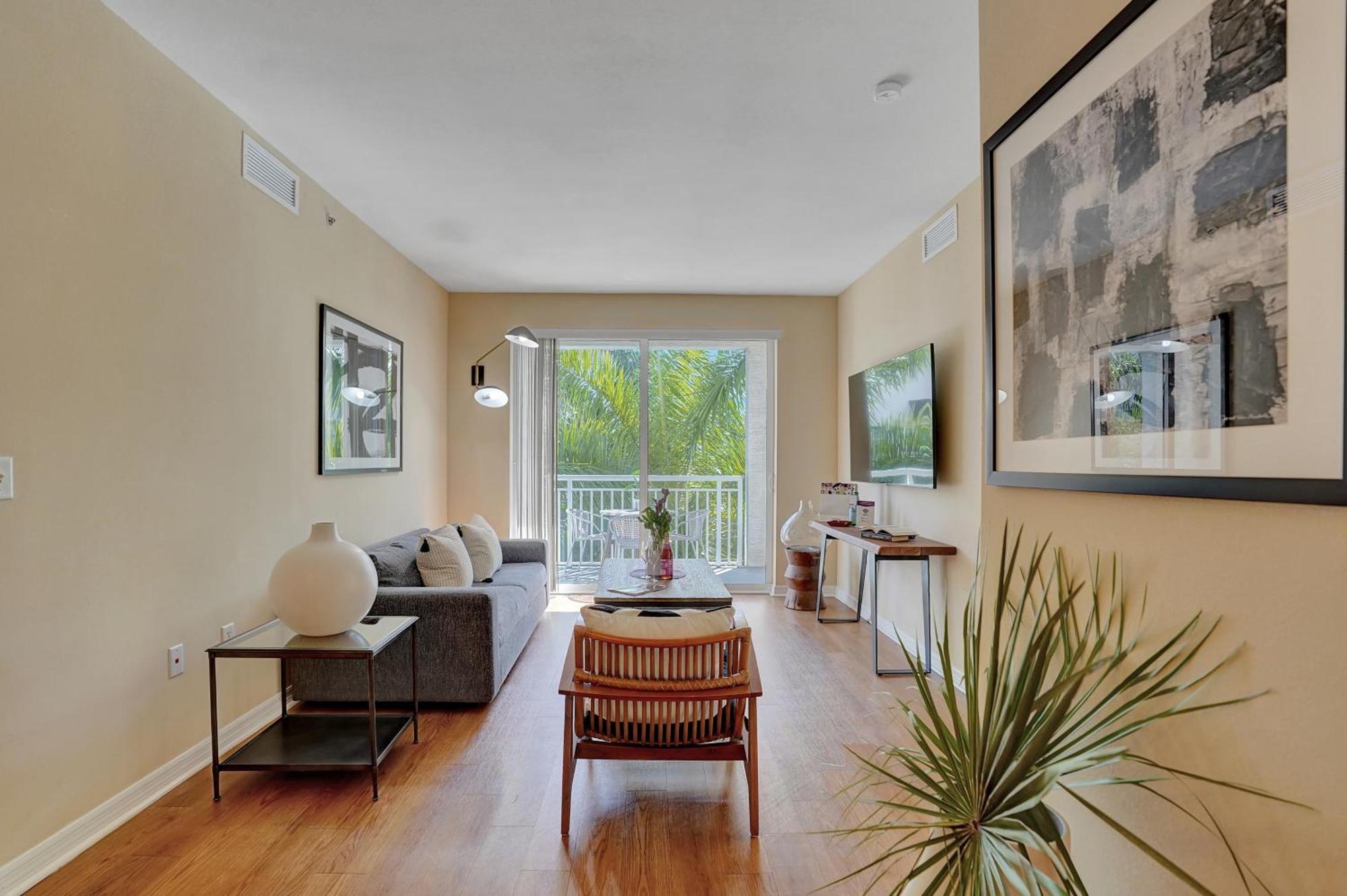 Dharma Home Suites South Miami At Red Road Commons Extérieur photo