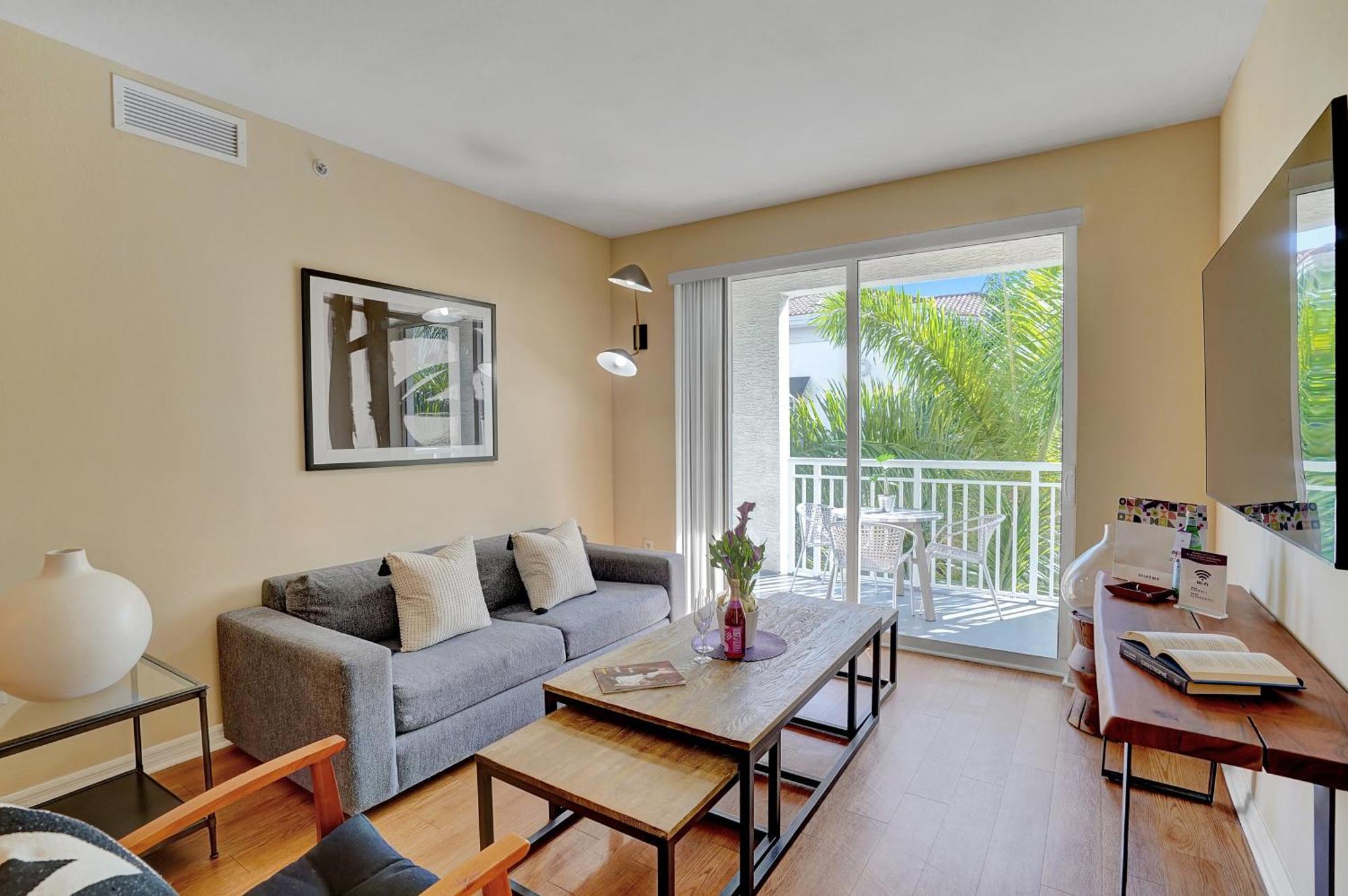 Dharma Home Suites South Miami At Red Road Commons Extérieur photo